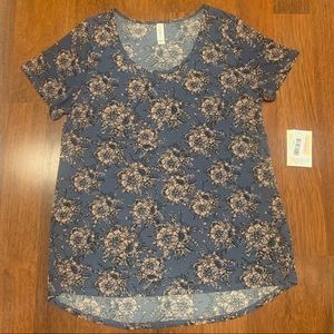 *2 for $15 item* Lularoe Classic Tee